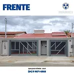 Casa com piscina, churrasqueira, 3 suítes com ar condicionado